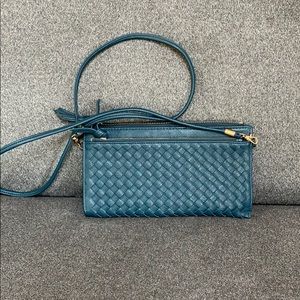 Urban Expressions crossbody/clutch